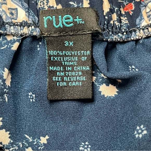 Rue Plus Navy Blue Bandana Floral Print Off Shoulder Blouse 3X Cottagecore - Picture 6 of 10